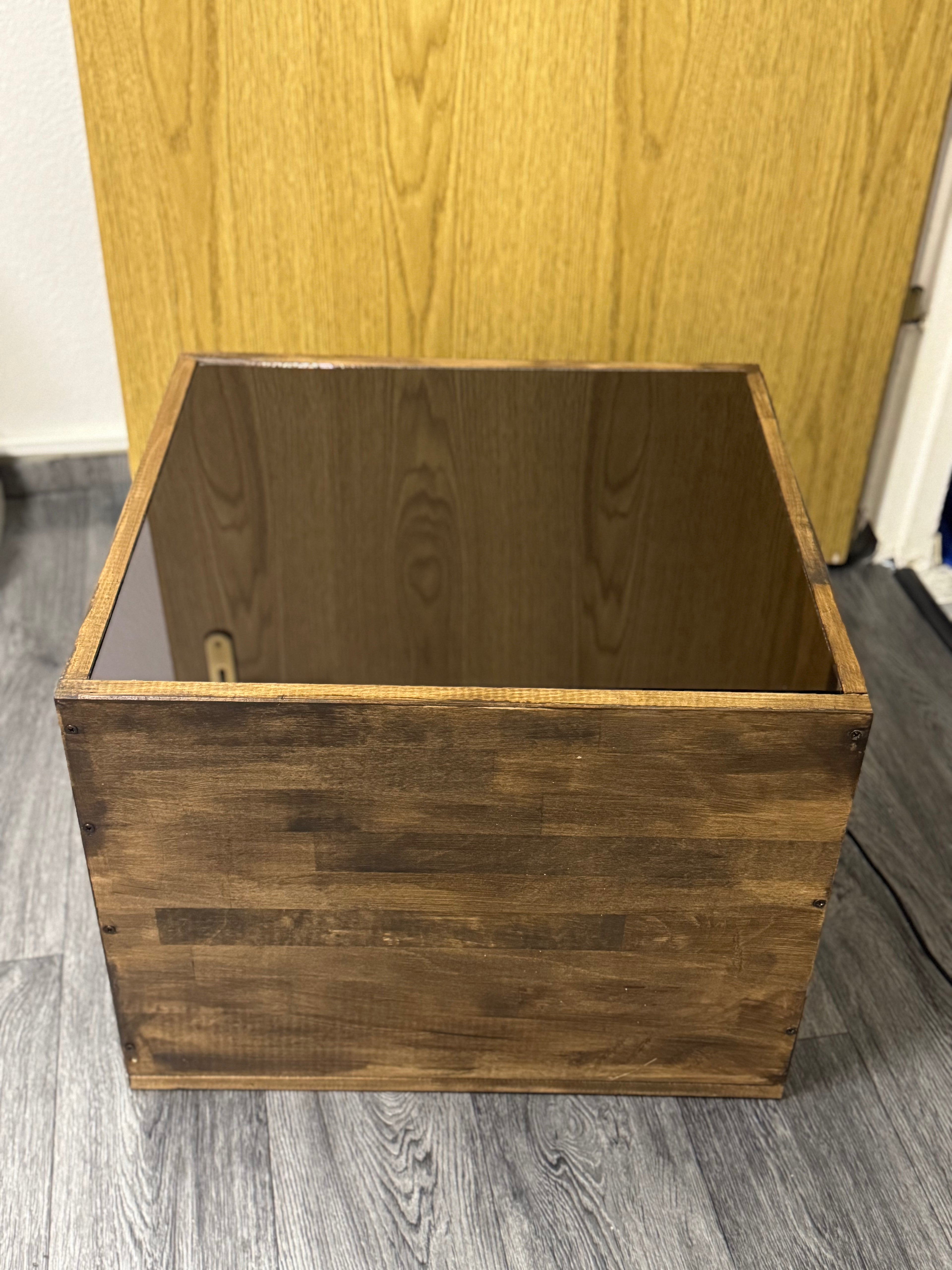 Infinity Mirror Table – Handgefertigt in Berlin von AM Depth Lab