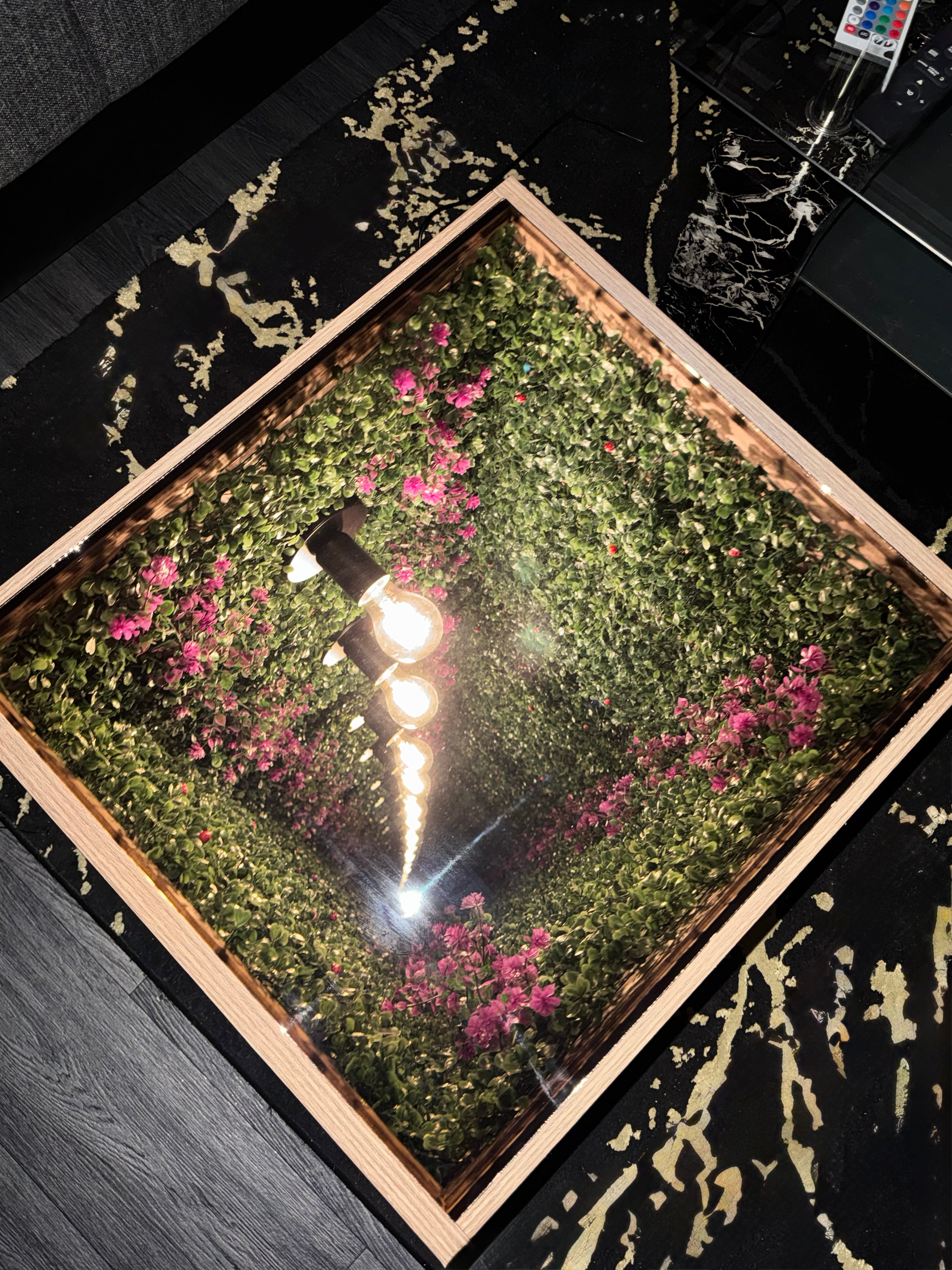 Infinity Mirror Table – Garden Style - Handgefertigt in Berlin