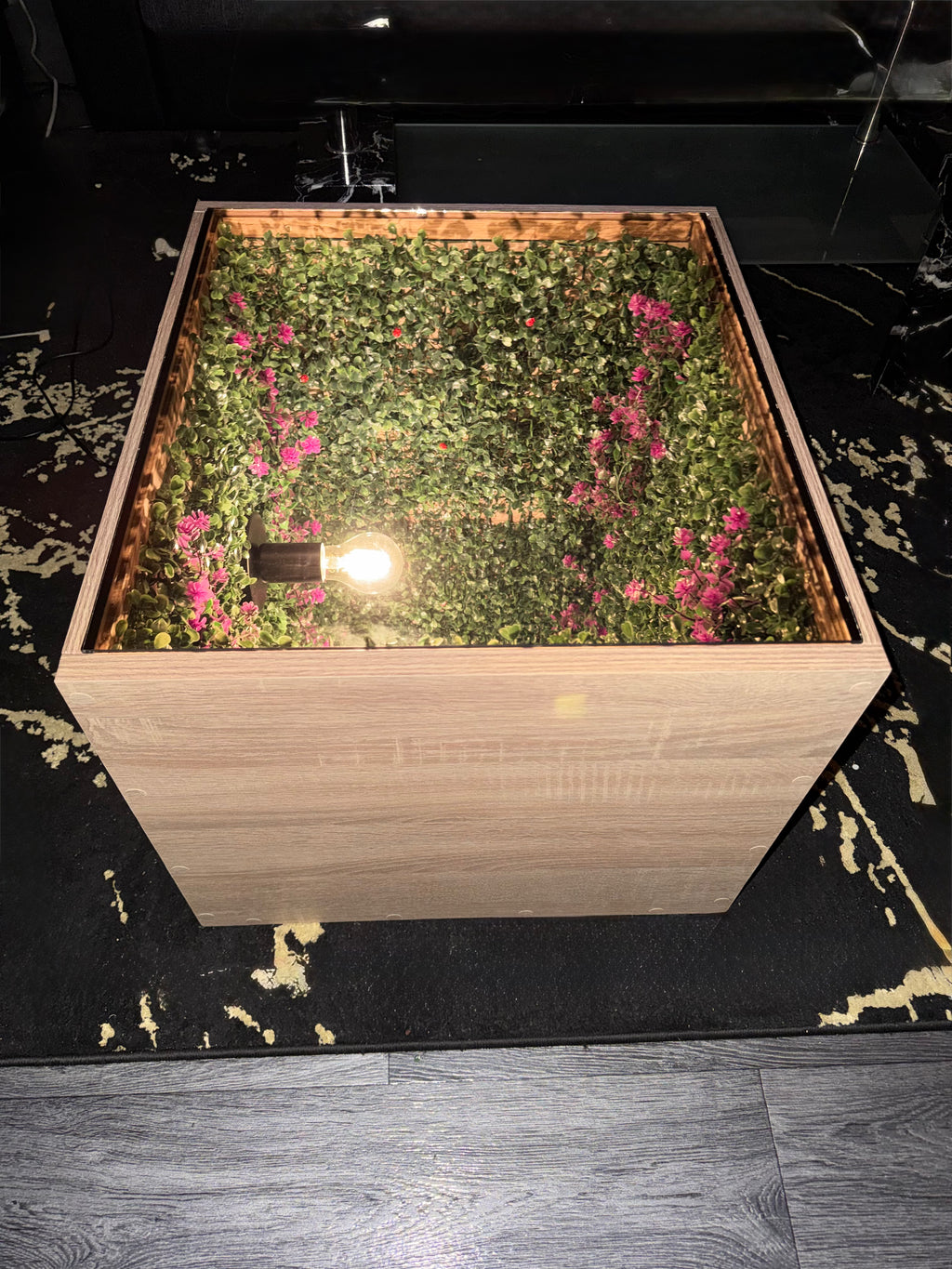 Infinity Mirror Table – Garden Style - Handgefertigt in Berlin